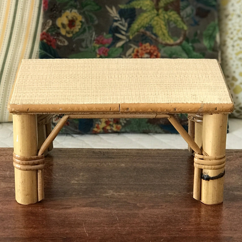 Porte-plante en bambou dessus revêtement imitation osier années 60/70 par Hello Broc brocante en ligne