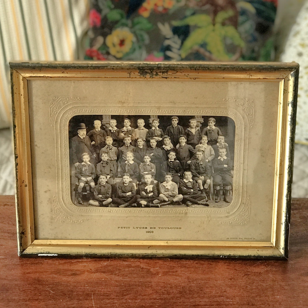Photo de classe ancienne du Petit Lycée de Toulouse 1908 dans son cadre d'origine par Hello Broc brocante en ligne