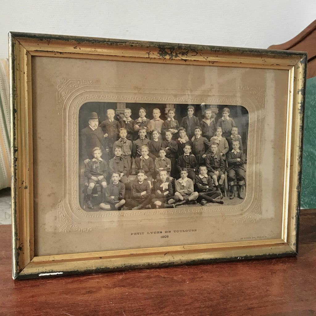 Photo de classe ancienne du Petit Lycée de Toulouse 1908 dans son cadre d'origine par Hello Broc brocante en ligne
