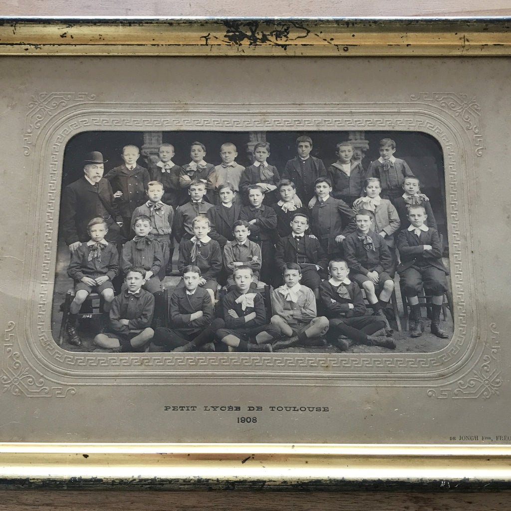 Photo de classe ancienne du Petit Lycée de Toulouse 1908 dans son cadre d'origine par Hello Broc brocante en ligne
