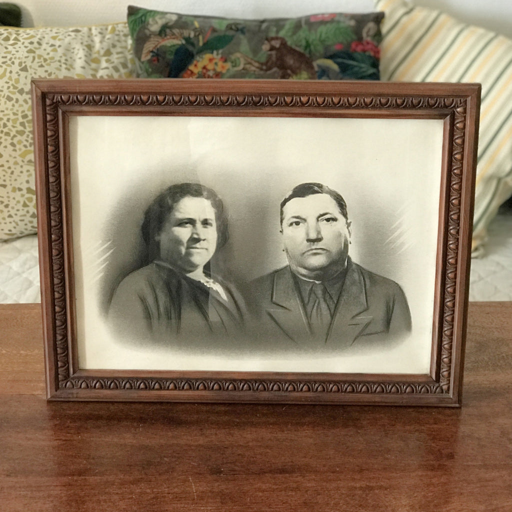 Grande photographie encadrée couple vieillissant cadre en bois ciselé Circa 1920 47 x 36,5 cm par Hello Broc brocante en ligne