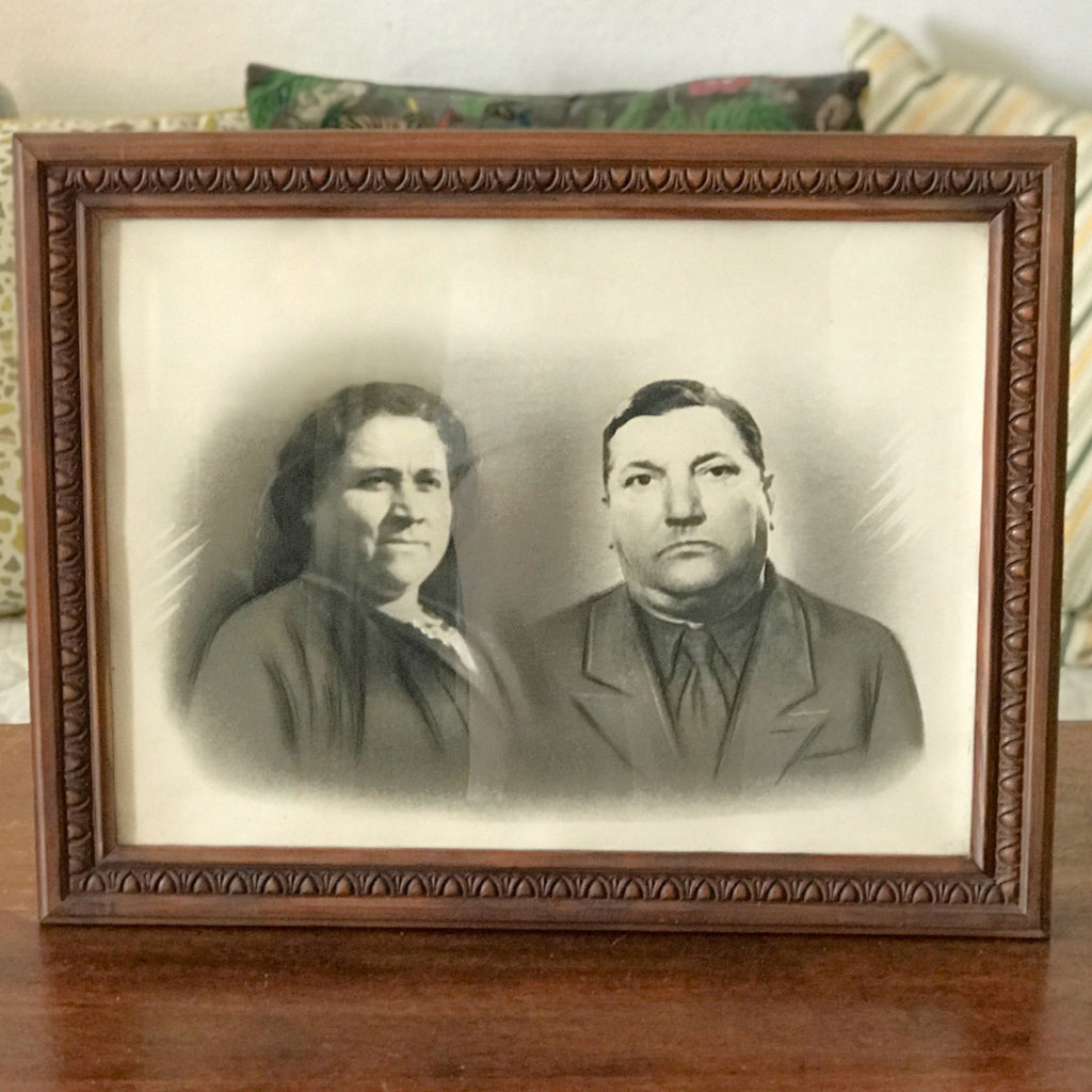 Grande photographie encadrée couple vieillissant cadre en bois ciselé Circa 1920 47 x 36,5 cm par Hello Broc brocante en ligne
