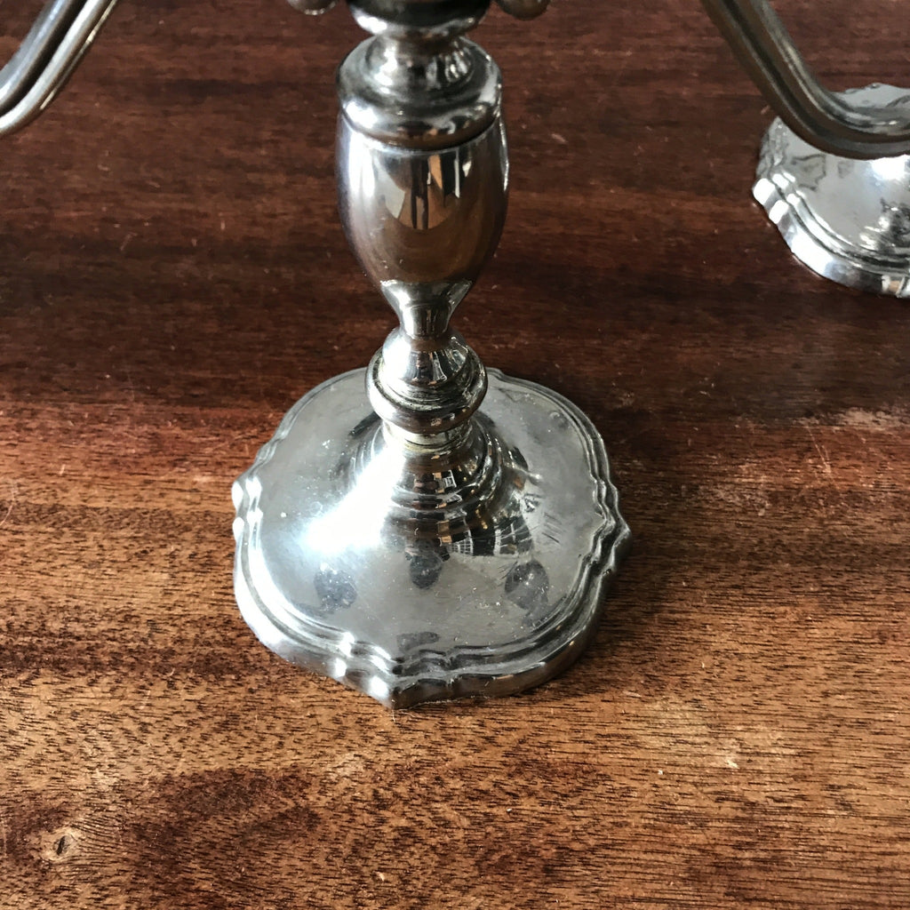 Paire de bougeoirs à 3 feux 2 branches en métal argenté Swanski par Hello Broc brocante en ligne