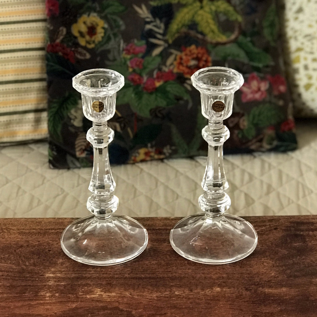 Magnifique paire de bougeoirs hauts en cristal d'Arques, chandeliers vintage années 80 / 90 par Hello Broc brocante en ligne