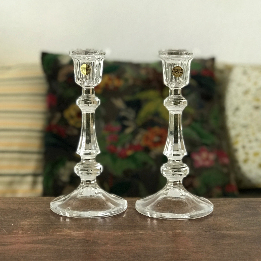 Magnifique paire de bougeoirs hauts en cristal d'Arques, chandeliers vintage années 80 / 90 par Hello Broc brocante en ligne