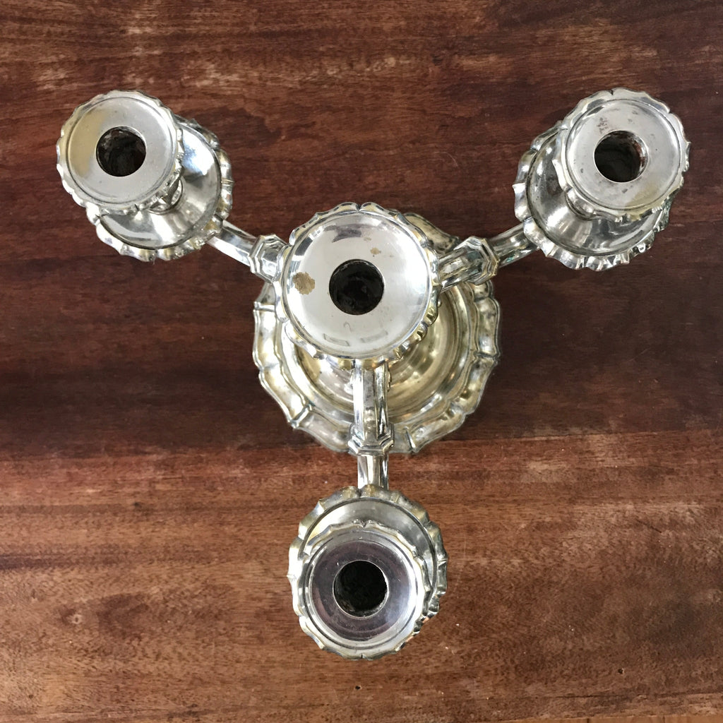 Paire de bougeoirs à 4 feux et 3 branches en métal argenté par Hello Broc brocante en ligne