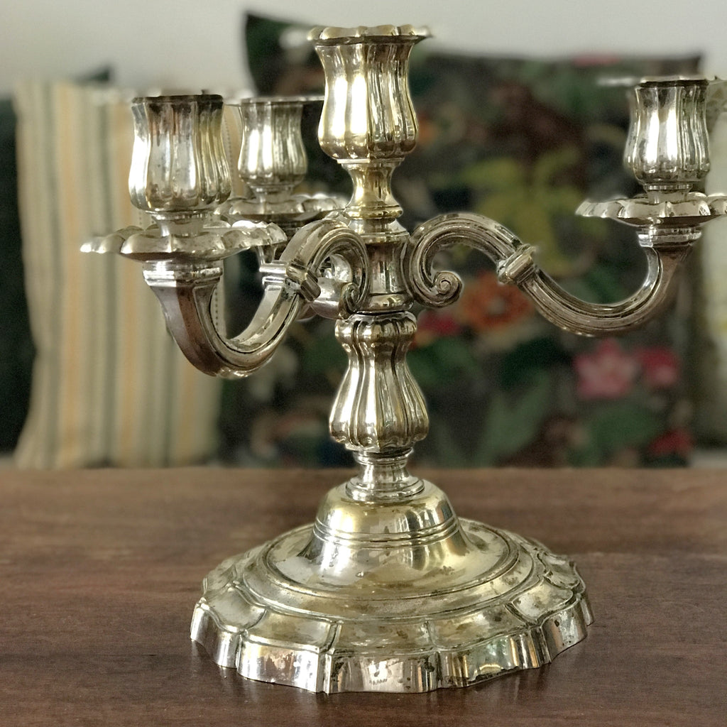 Paire de bougeoirs à 4 feux et 3 branches en métal argenté par Hello Broc brocante en ligne