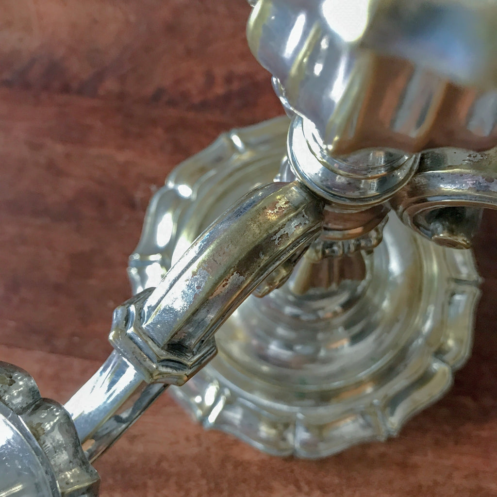 Paire de bougeoirs à 4 feux et 3 branches en métal argenté par Hello Broc brocante en ligne