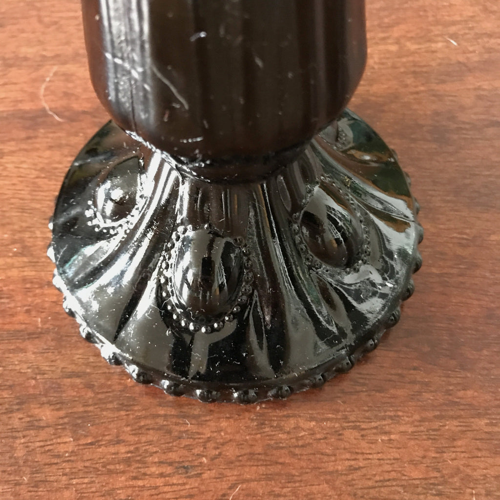 Bougeoir simple en verre opalin noir par Hello Broc brocante en ligne