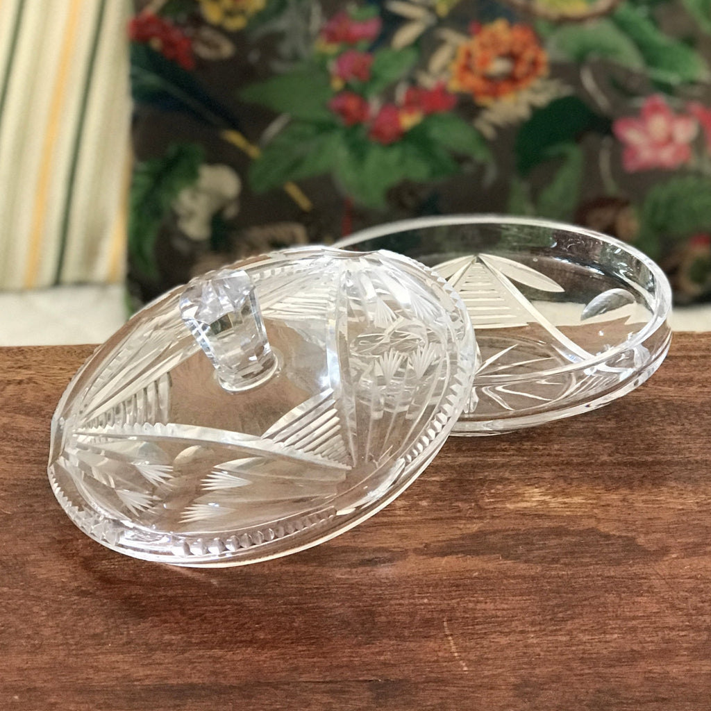 Grande bonbonnière ronde en cristal taillé années 40 par Hello Broc brocante en ligne