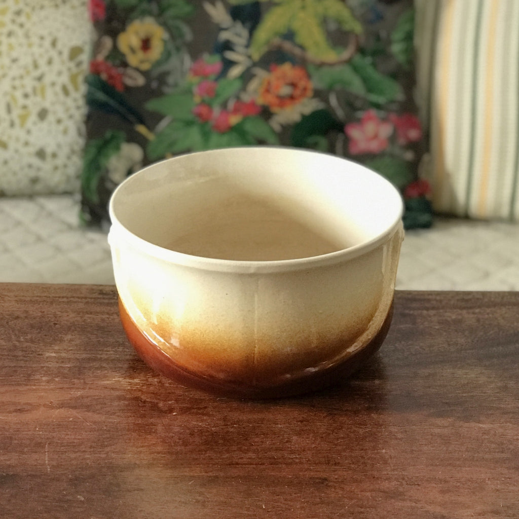 Cache-pot en céramique bicolore imitation marmite par Hello Broc brocante en ligne