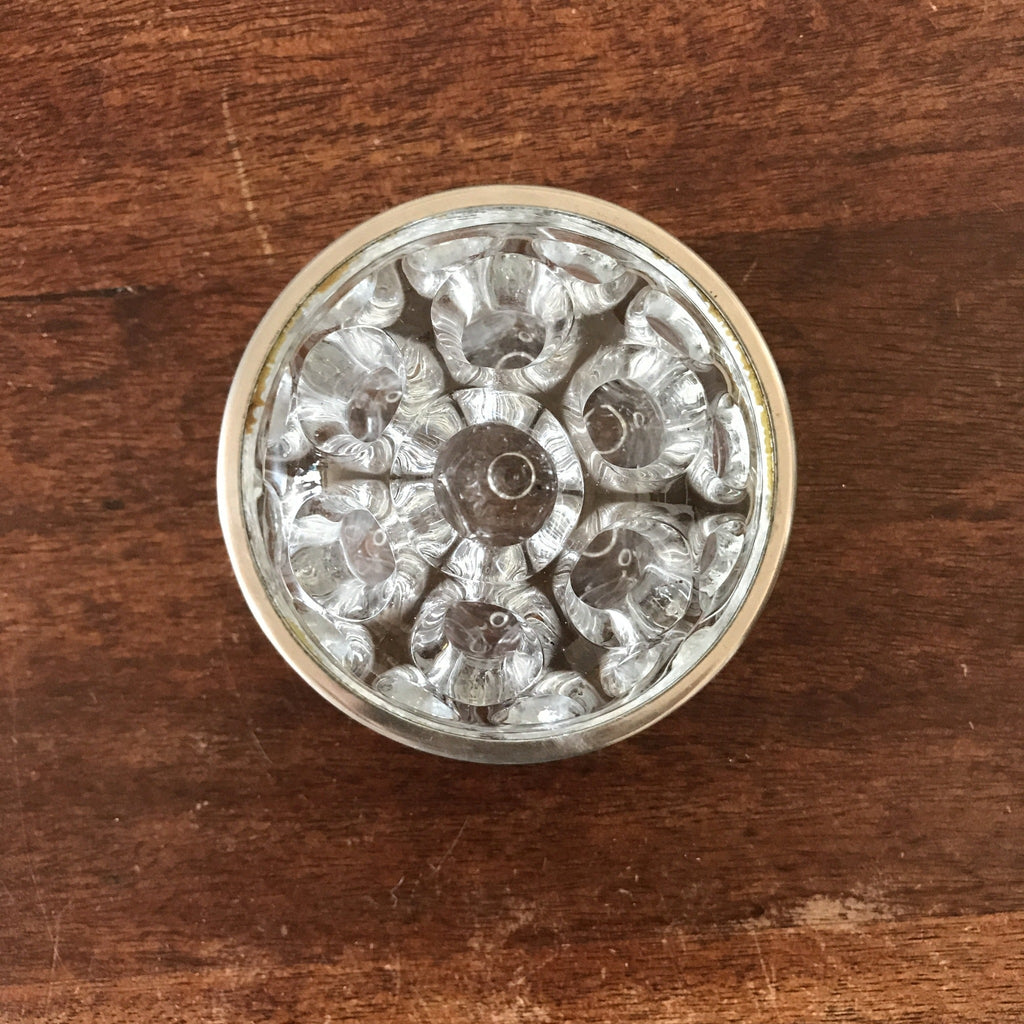 Pique-fleur rond en verre moulé transparent 19 trous cerclage métal argenté en verre de Reims France n°4 par Hello Broc brocante en ligne