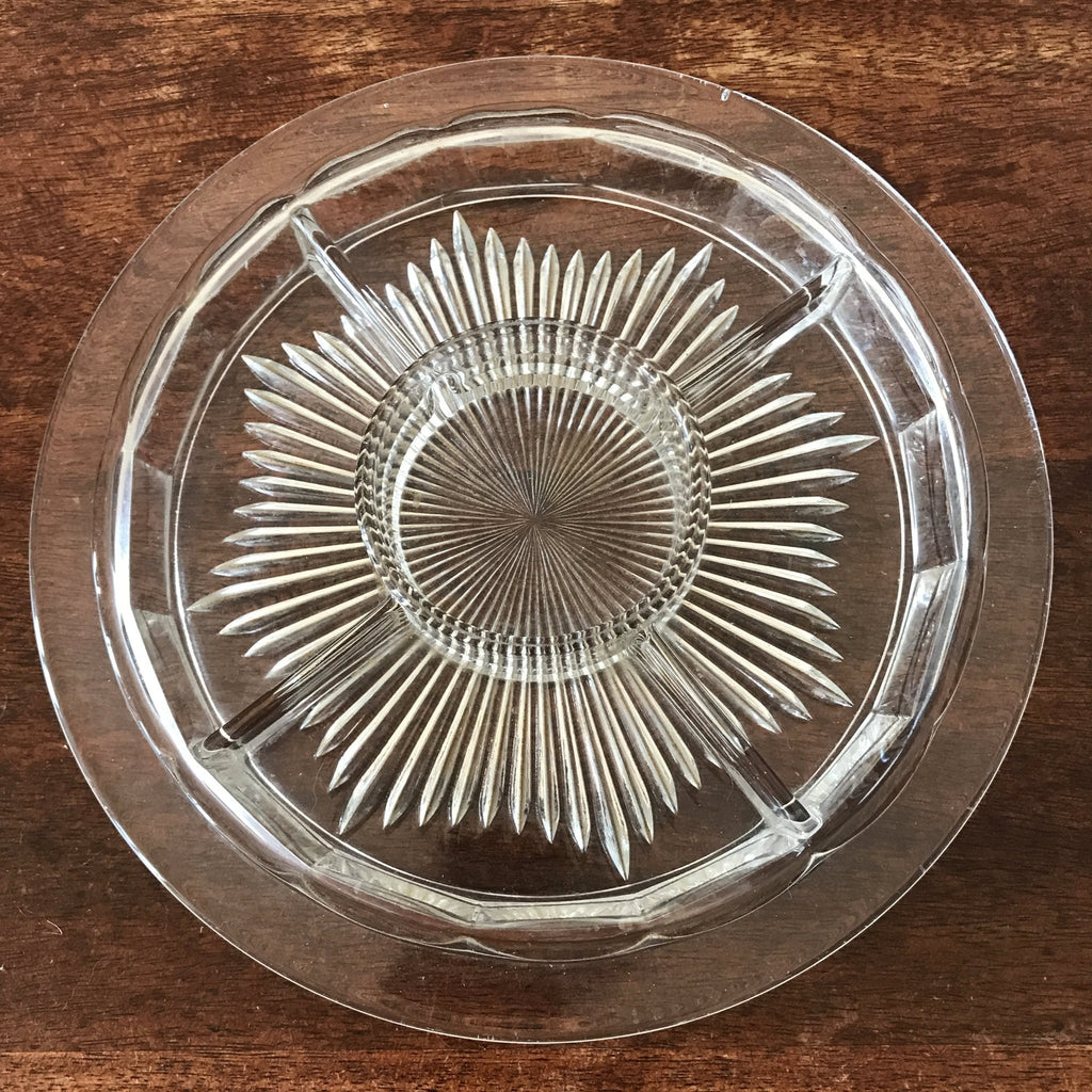 Serviteur rond compartimenté en verre moulé par Hello Broc brocante en ligne