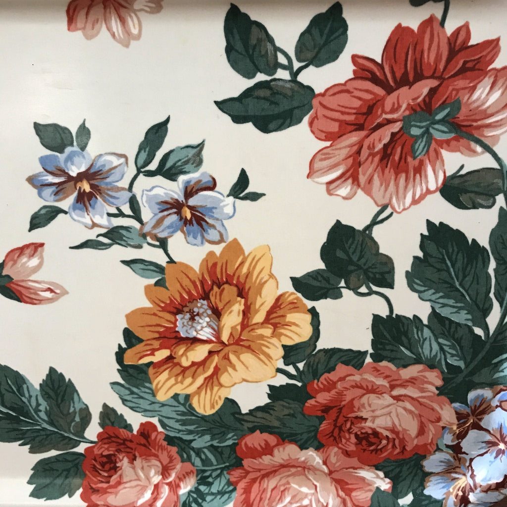 Plateau rectangulaire en fibre de verre aux motifs de grosses fleurs multicolores par Hello Broc brocante en ligne