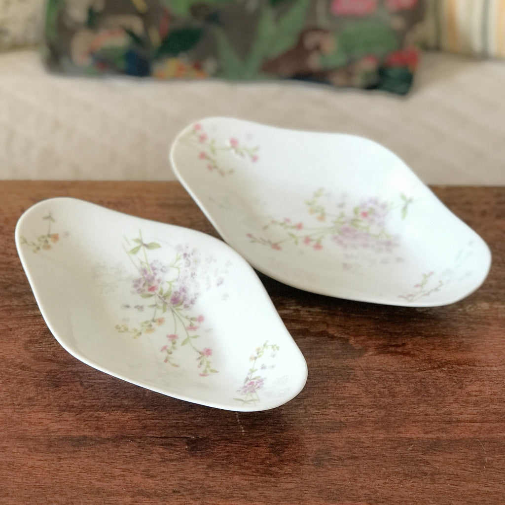 Lot de 2 raviers vintage décor fleuri en porcelaine de Limoges Guérin & Co par Hello Broc brocante en ligne