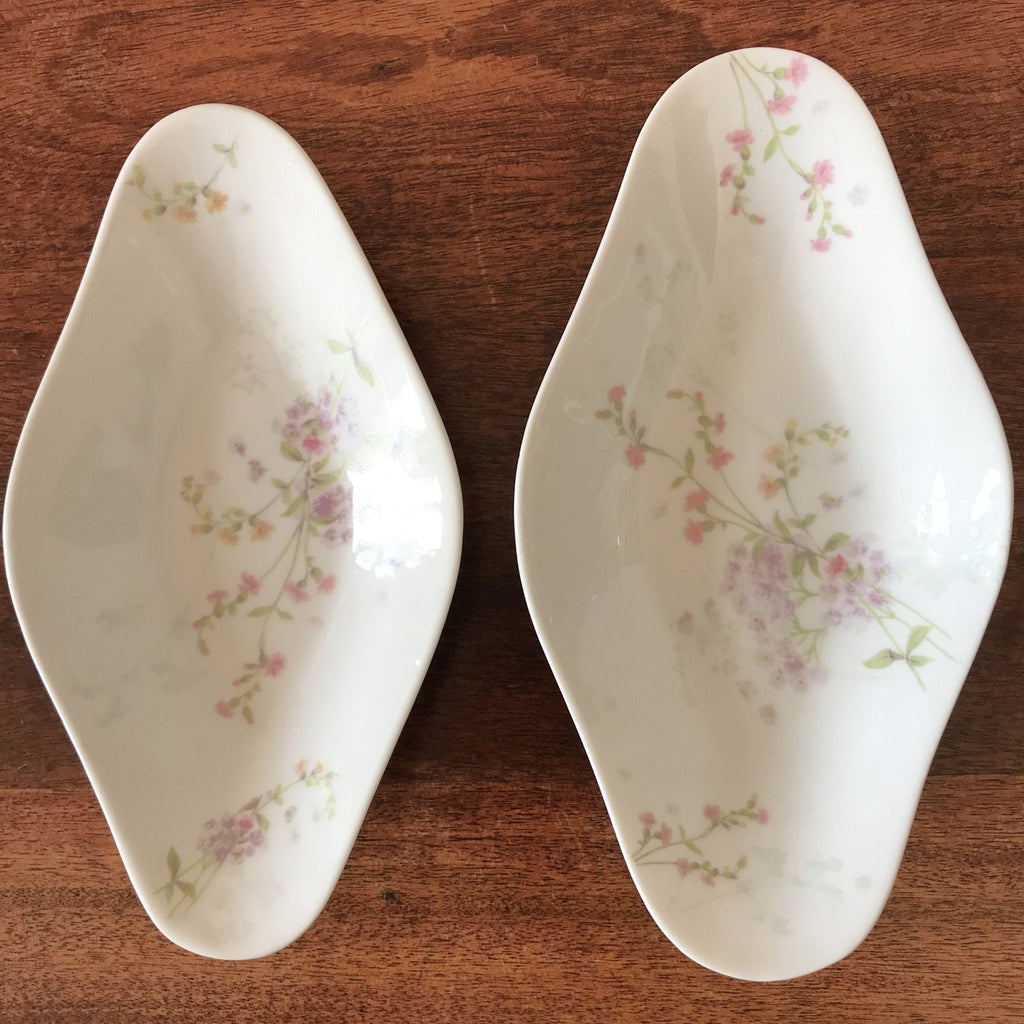 Lot de 2 raviers vintage décor fleuri en porcelaine de Limoges Guérin & Co par Hello Broc brocante en ligne