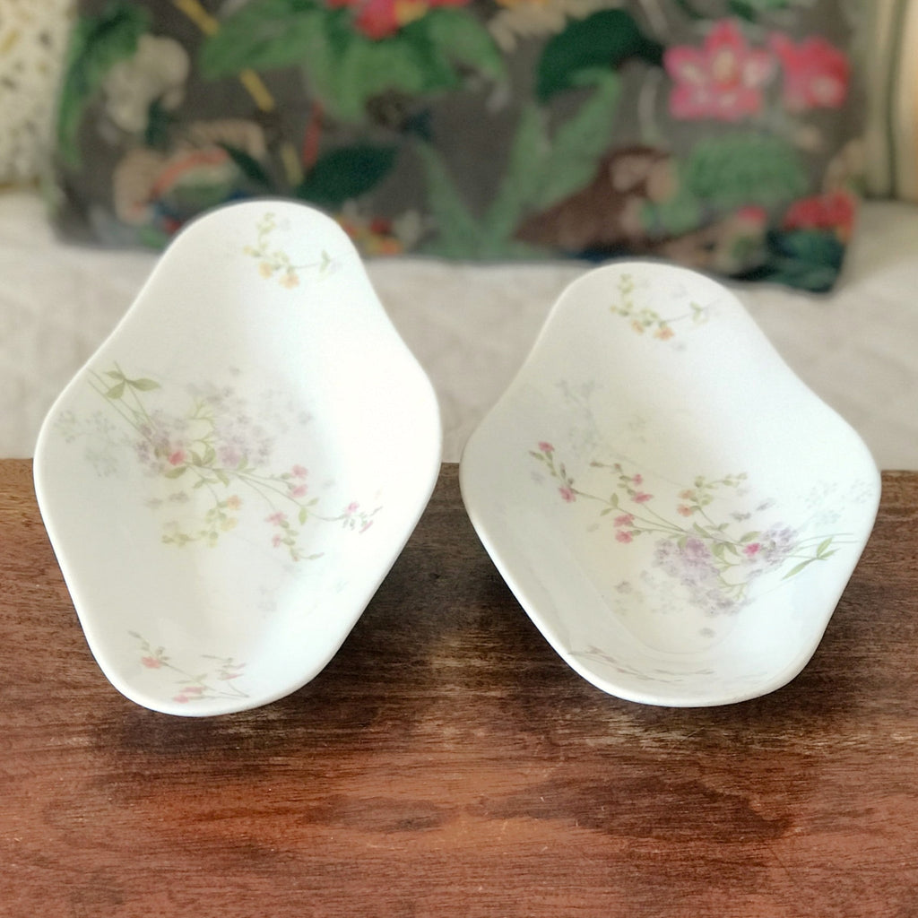 Lot de 2 raviers vintage décor fleuri en porcelaine de Limoges Guérin & Co par Hello Broc brocante en ligne
