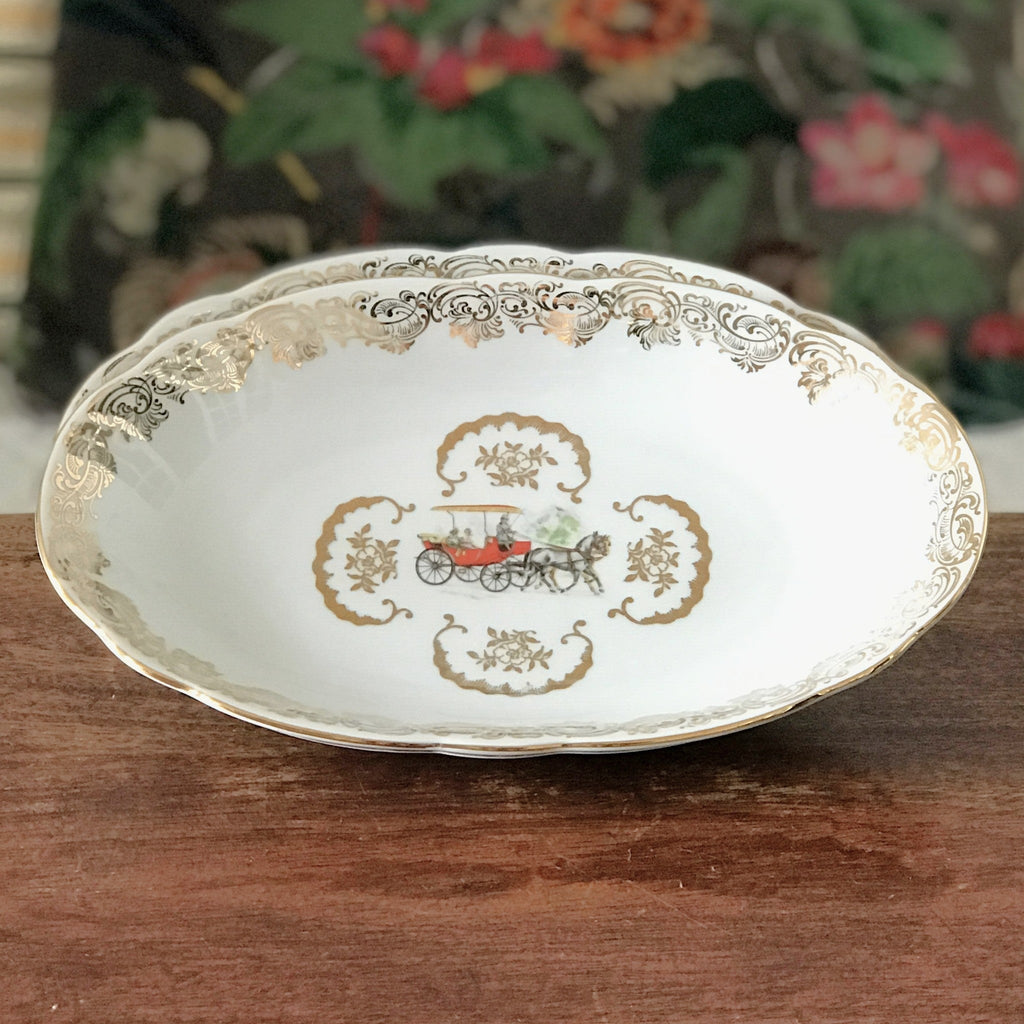 Lot de 2 raviers décor calèche et dorée Véritable porcelaine du Berry par Hello Broc brocante en ligne