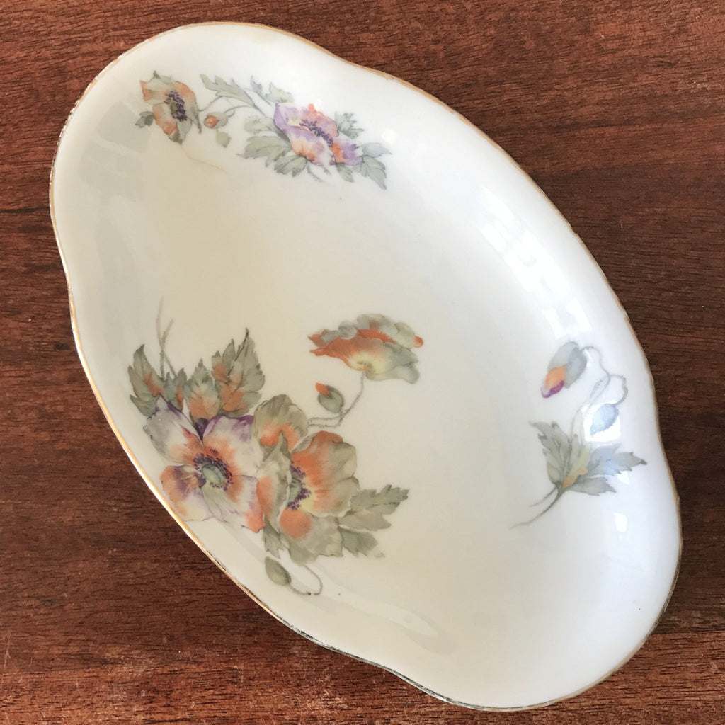 Paire de raviers en porcelaine de Limoges France marque ULIM au décor de pavots par Hello Broc brocante en ligne