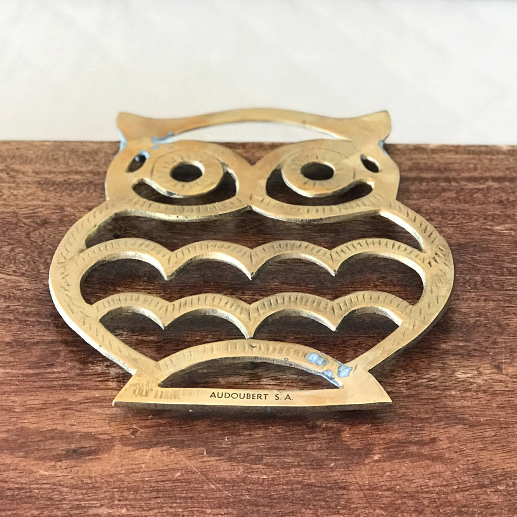 Dessous de plat en forme de hibou ou de chouette en métal doré par Hello Broc brocante en ligne