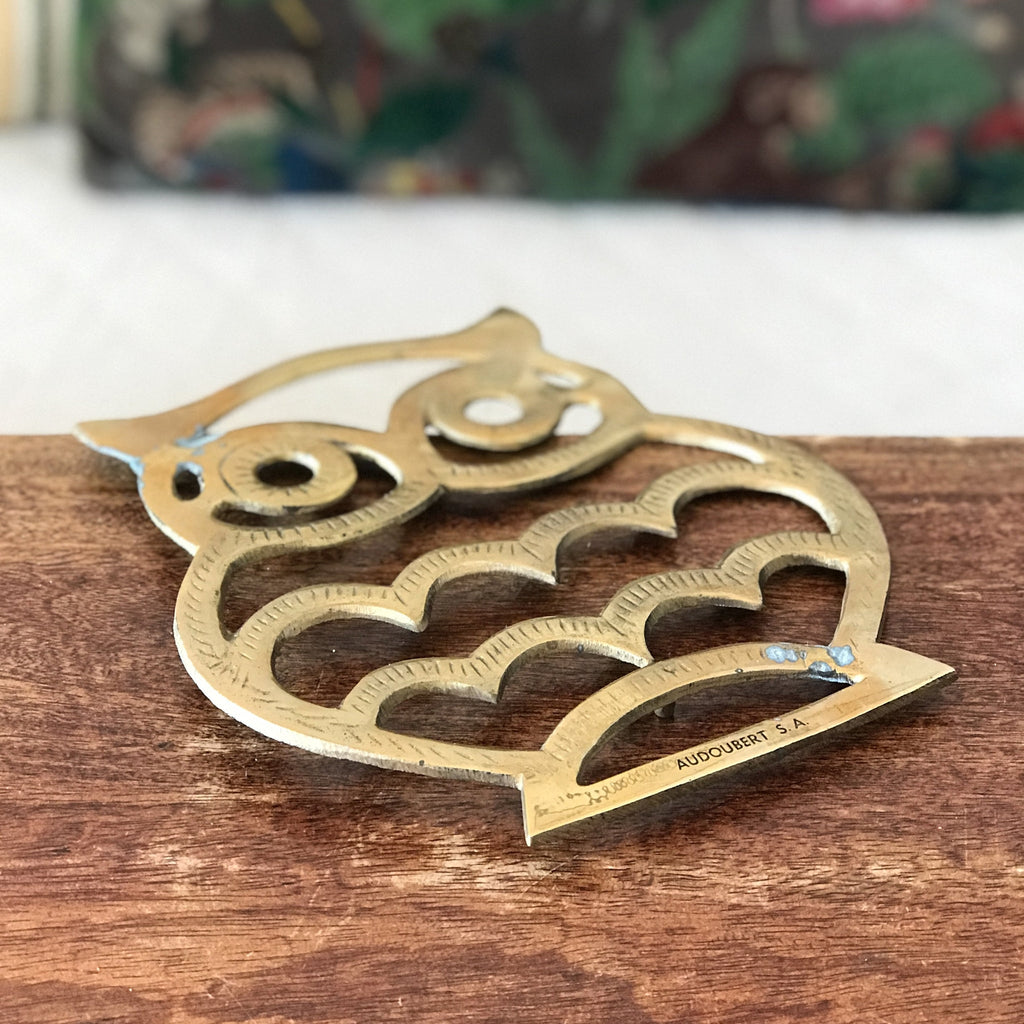 Dessous de plat en forme de hibou ou de chouette en métal doré par Hello Broc brocante en ligne