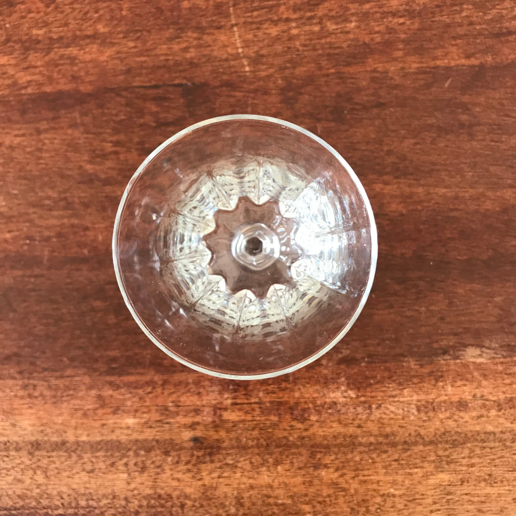 Lot de 5 verres à vin à pied évasés et striés contenance 12,5 cl par Hello Broc brocante en ligne