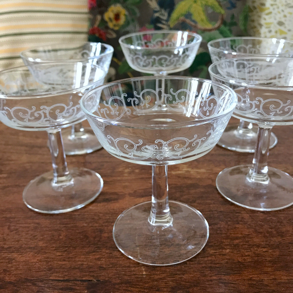 Lot de 6 coupes à champagne en verre décor imprimé arabesques - Luminarc vintage années 70 par Hello Broc brocante en ligne