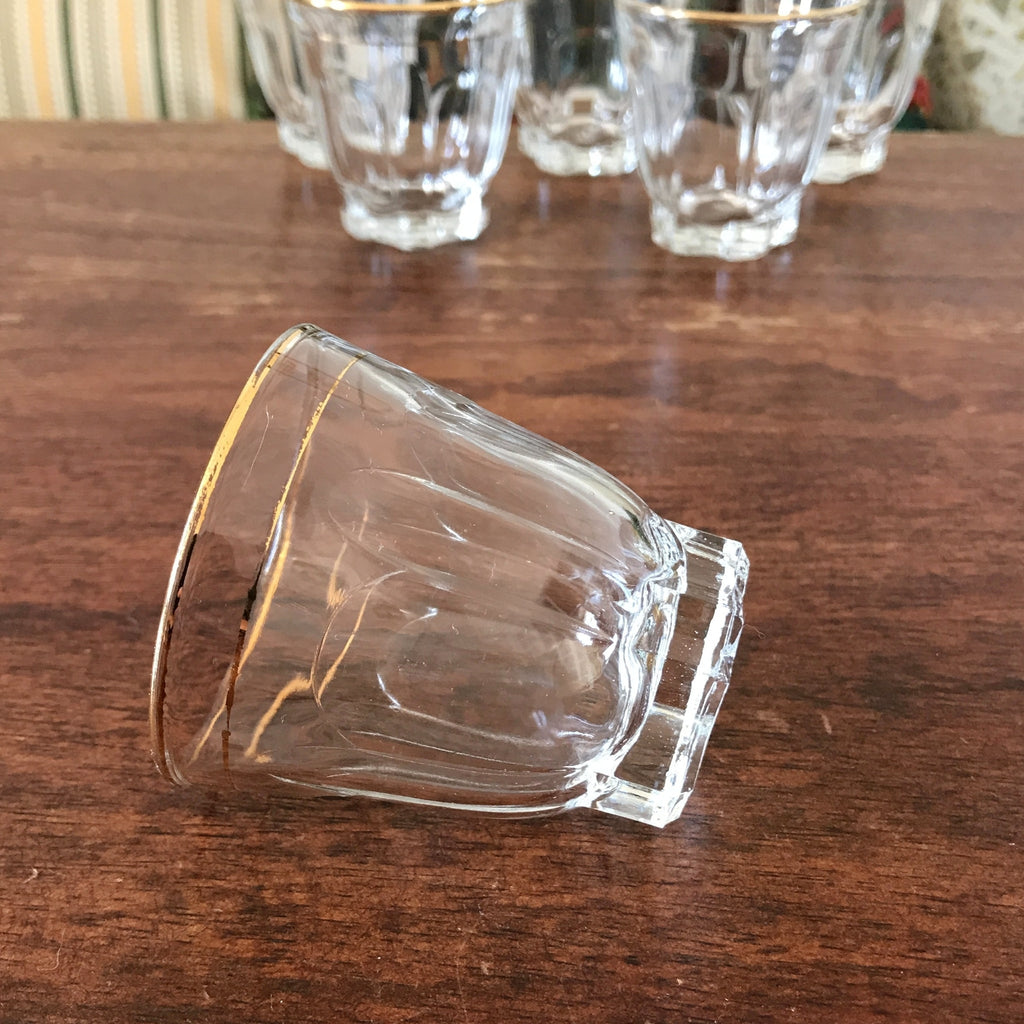Lot de 6 petits verres à eau vintage liserés doré et paroi facettée par Hello Broc brocante en ligne
