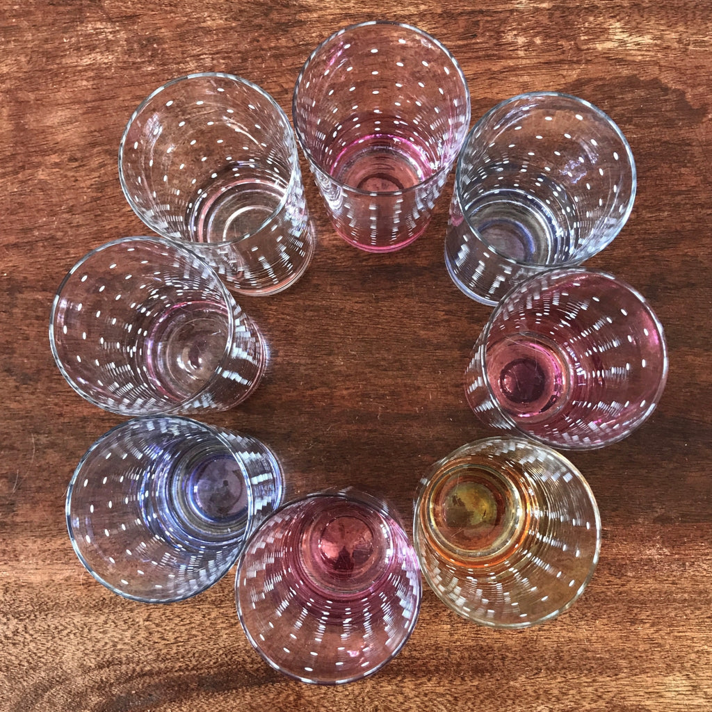 Ensemble vintage de 8 verres hauts à orangeade dans leur porte verres filaire années 50 / 60 par Hello Broc brocante en ligne