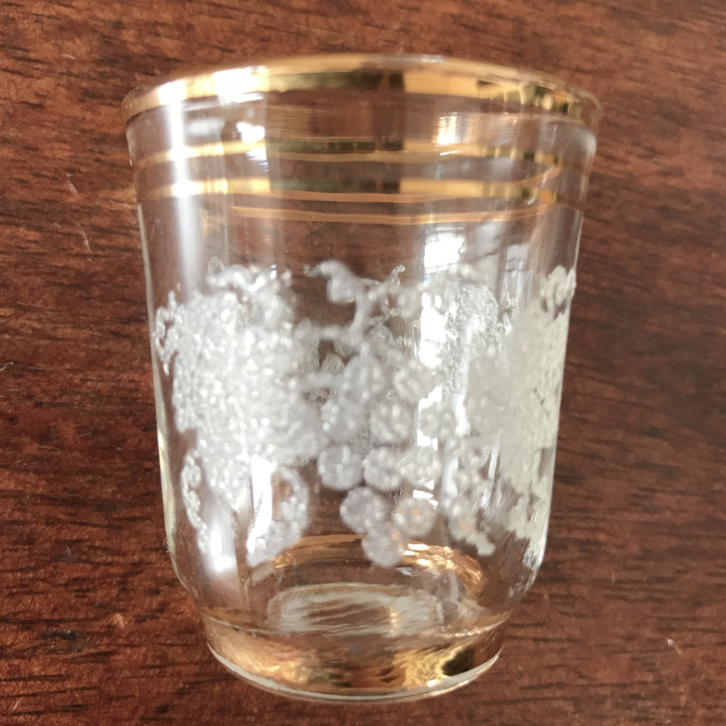 Lot de 4 petits verres à liqueur en verre décor grappes de raisin par Hello Broc brocante en ligne