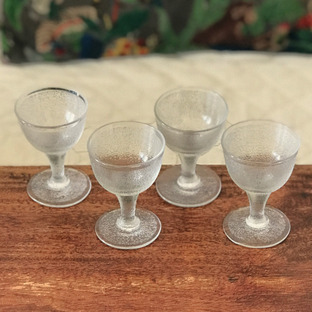Lot de 4 verres évasés à digestif ou à liqueur sur pied par Hello Broc brocante en ligne