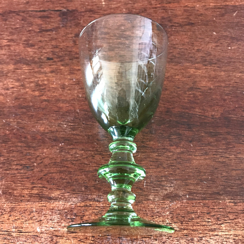 Lot de 6 petits verres à digestif sur pied en cristal vert par Hello Broc brocante en ligne