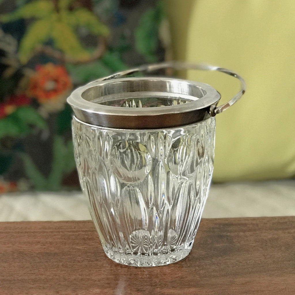 Petit seau à glace vintage en verre moulé paroi en relief et acier chromé par Hello Broc brocante en ligne