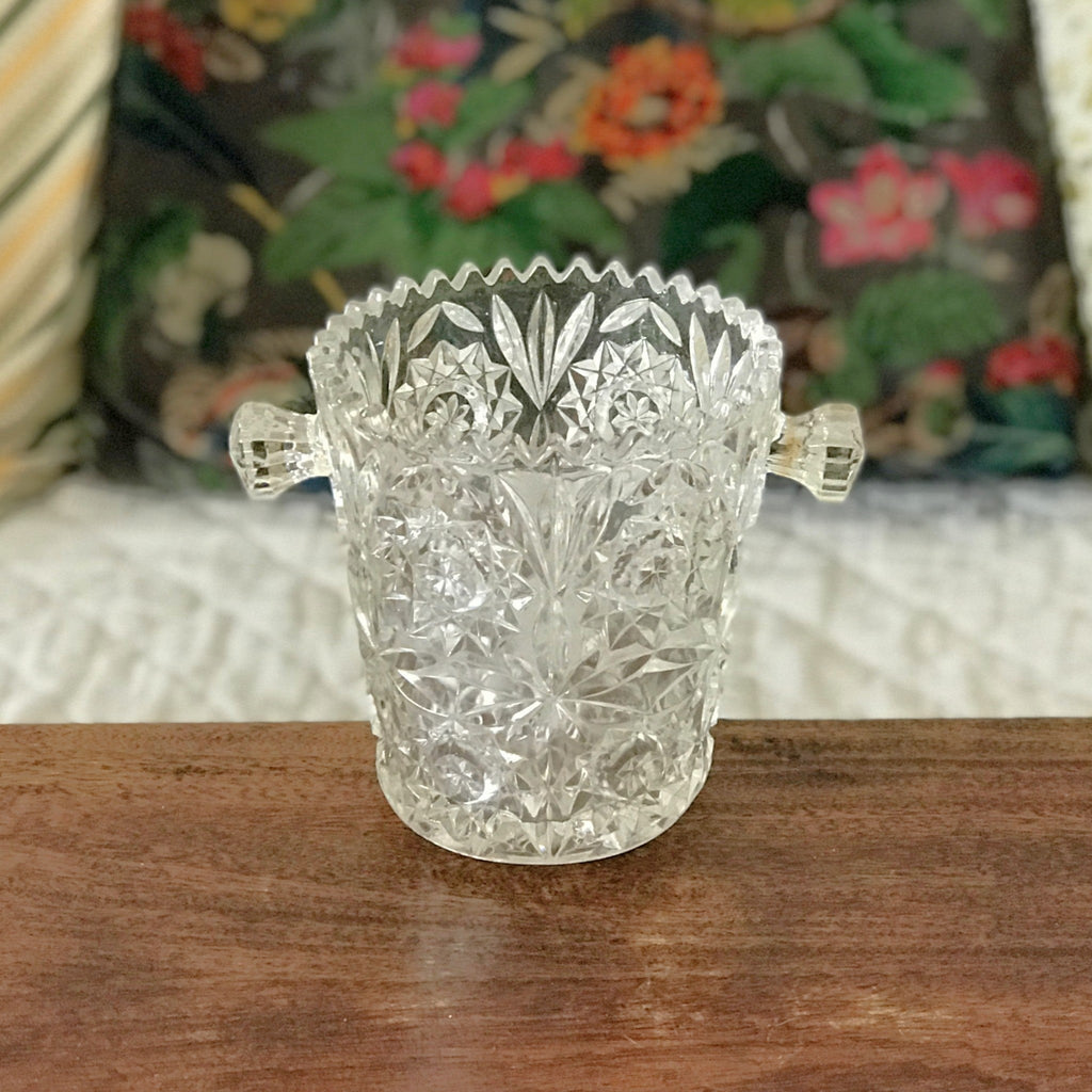 Petit seau à glace en cristal moulé et taillé attribué à Austria Gas par Hello Broc brocante en ligne