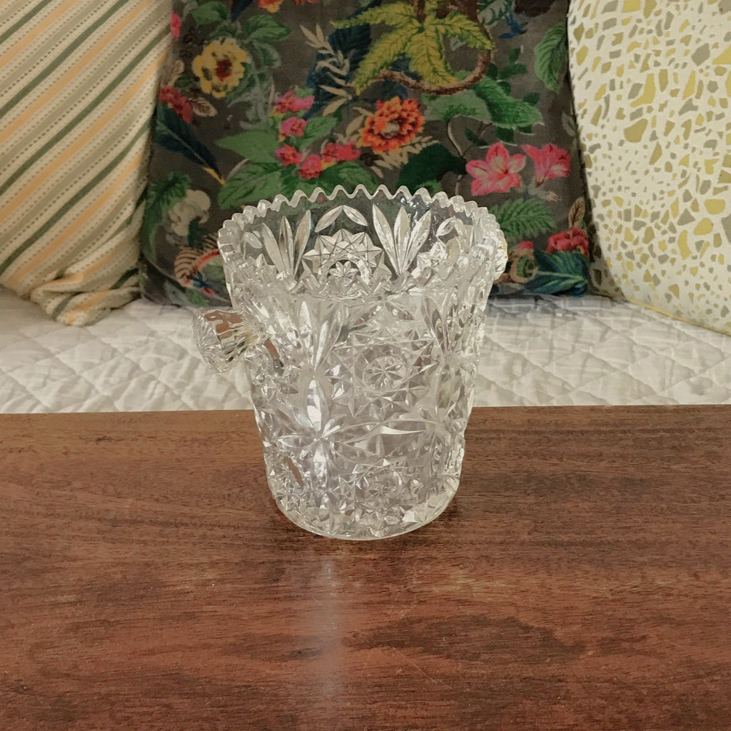 Petit seau à glace en cristal moulé et taillé attribué à Austria Gas par Hello Broc brocante en ligne