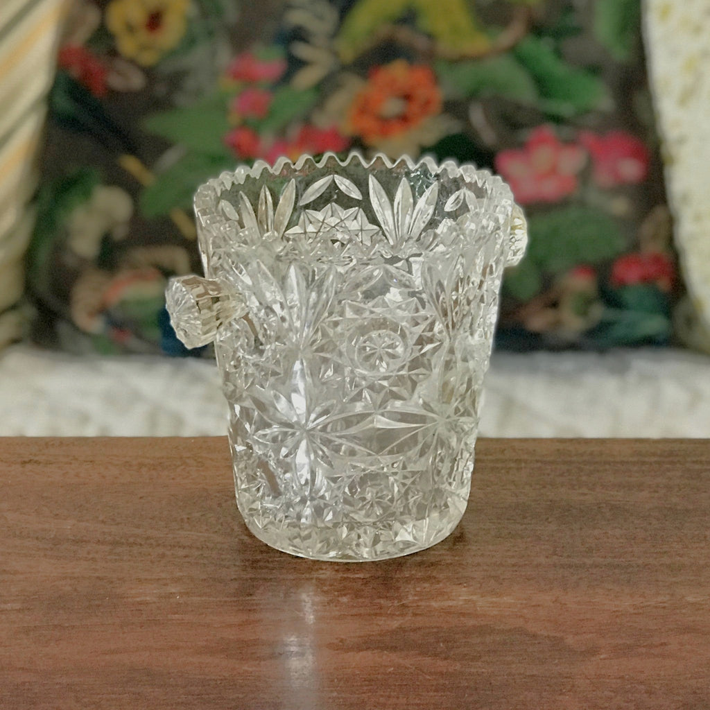 Petit seau à glace en cristal moulé et taillé attribué à Austria Gas par Hello Broc brocante en ligne
