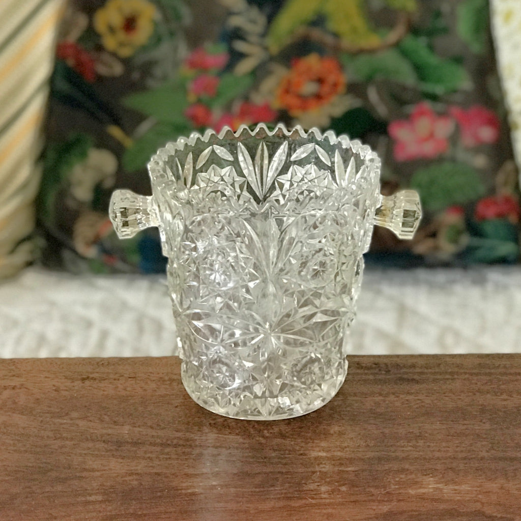 Petit seau à glace en cristal moulé et taillé attribué à Austria Gas par Hello Broc brocante en ligne