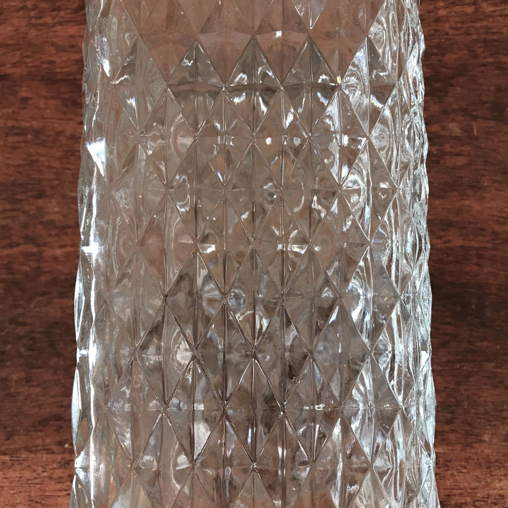 Carafe à whisky verre moulé pointe de diamant bouchon carré par Hello Broc brocante en ligne