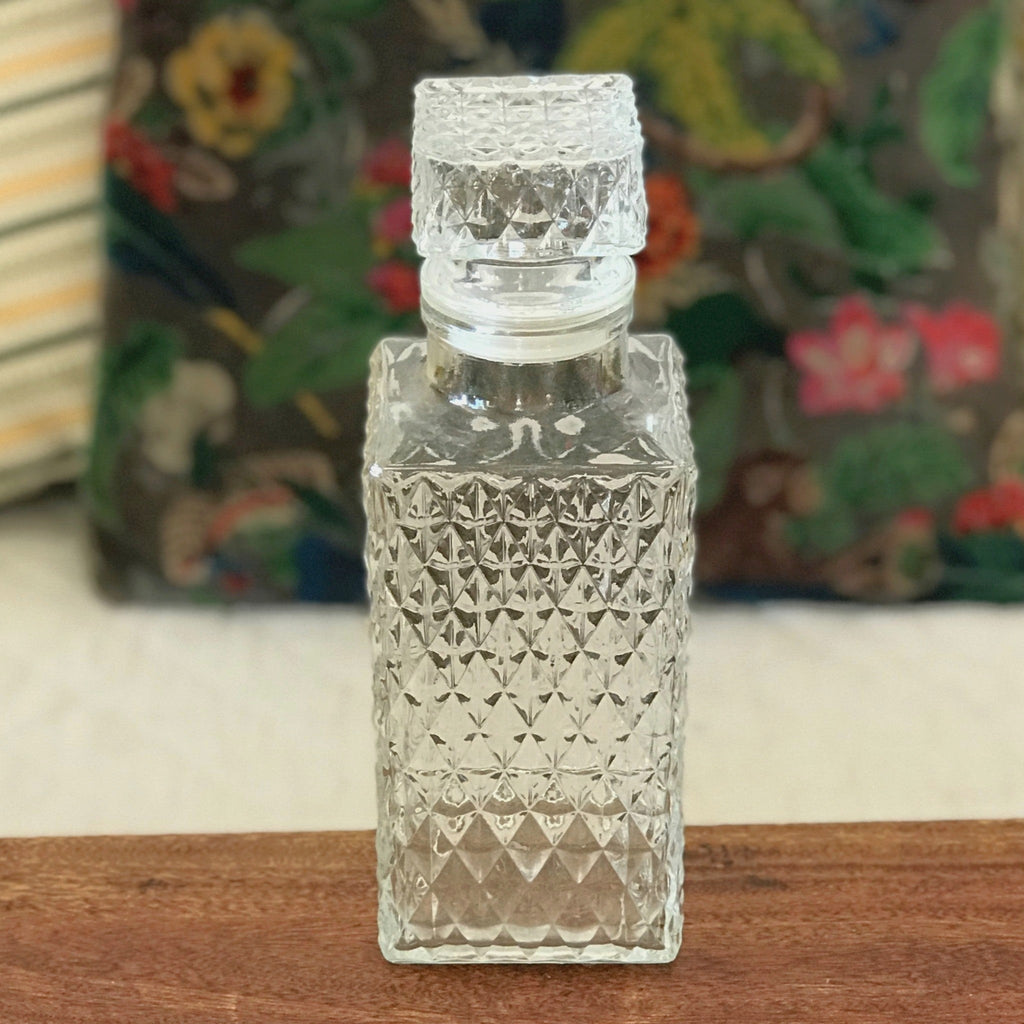 Carafe à whisky verre moulé pointe de diamant bouchon carré par Hello Broc brocante en ligne