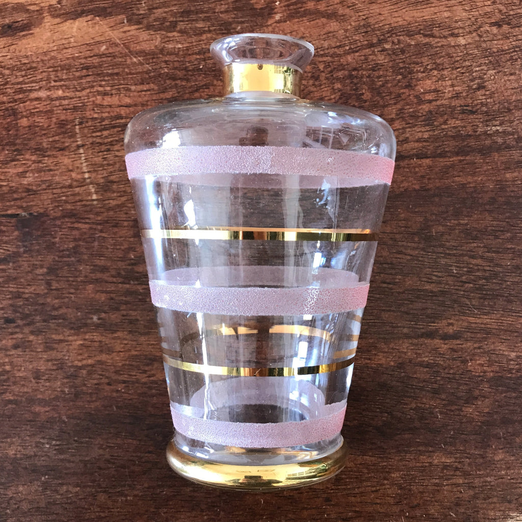 Carafon vintage années 50 décor stries granité rose et liserés dorés contenance de 0,4 litres par Hello Broc brocante en ligne