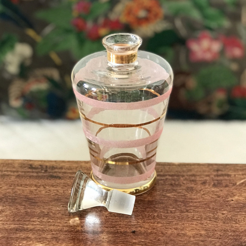 Carafon vintage années 50 décor stries granité rose et liserés dorés contenance de 0,4 litres par Hello Broc brocante en ligne