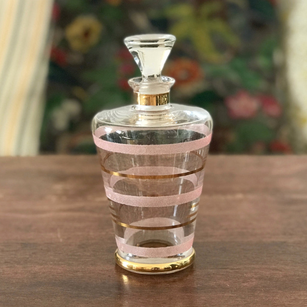 Carafon vintage années 50 décor stries granité rose et liserés dorés contenance de 0,4 litres par Hello Broc brocante en ligne