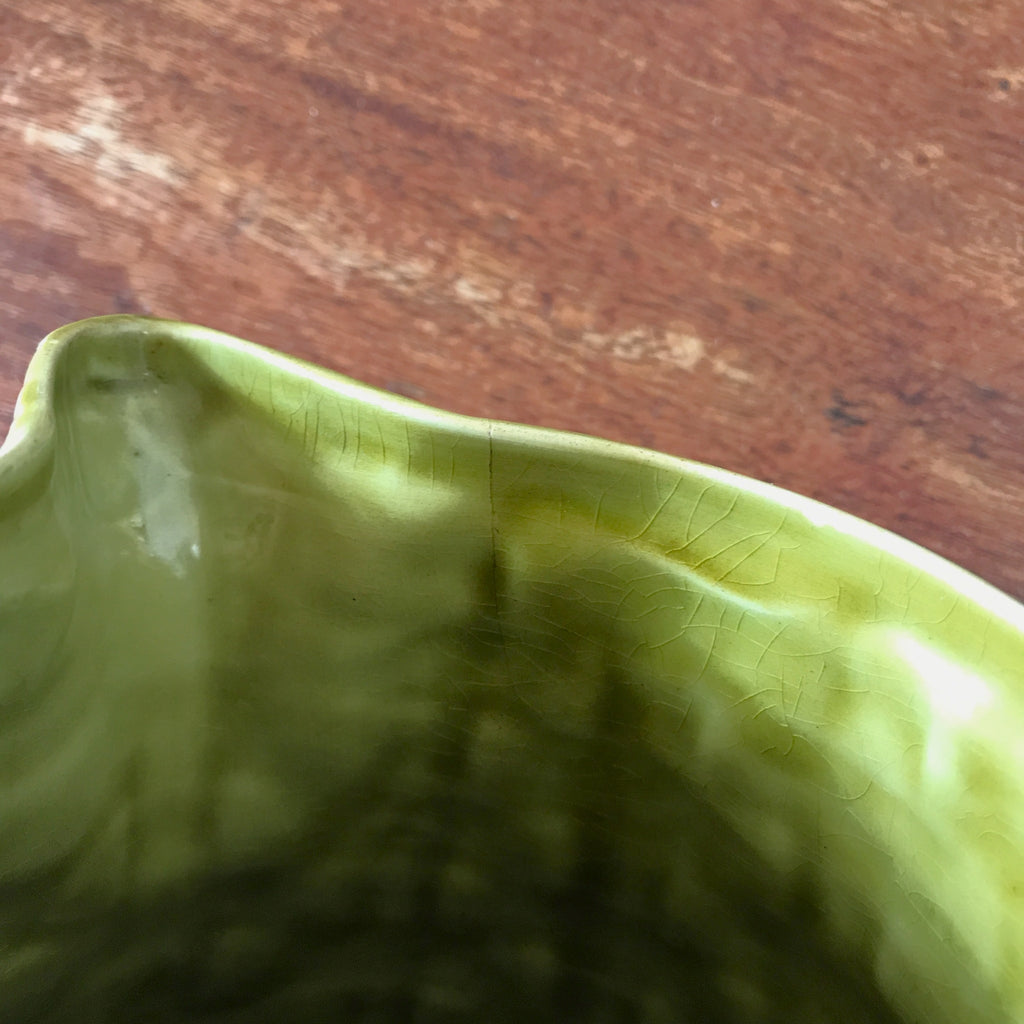 Pichet en céramique barbotine verte imitant de l'osier tressé Digoin Sarreguemines France par Hello Broc brocante en ligne