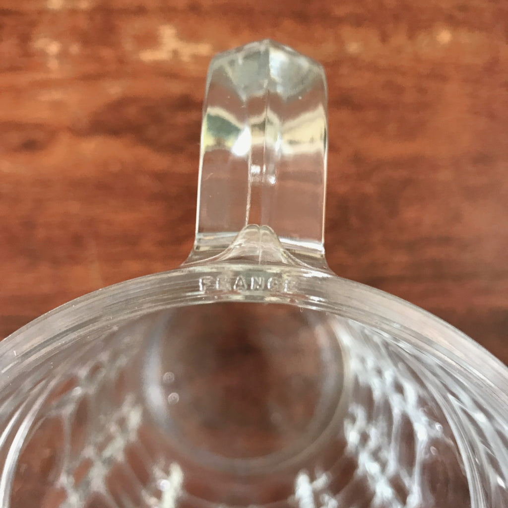 Pichet droit vintage en verre moulé quadrillé contenance 1 litre par Hello Broc brocante en ligne