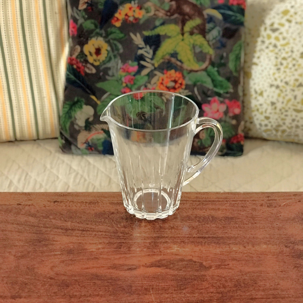 Pichet vintage en cristal de forme évasée par Hello Broc brocante en ligne