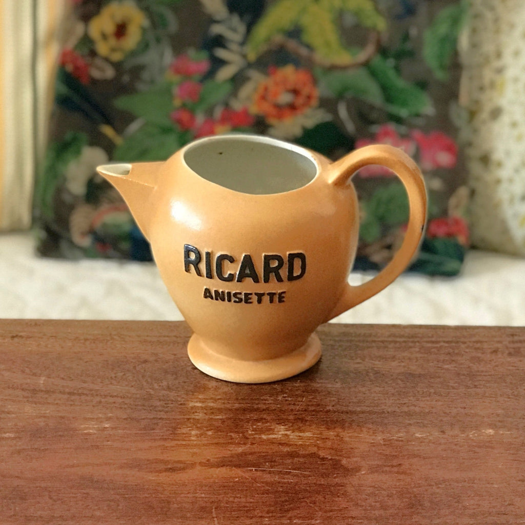 Broc cruche Ricard anisette vintage avec un fêle contenance 1 L par Hello Broc brocante en ligne