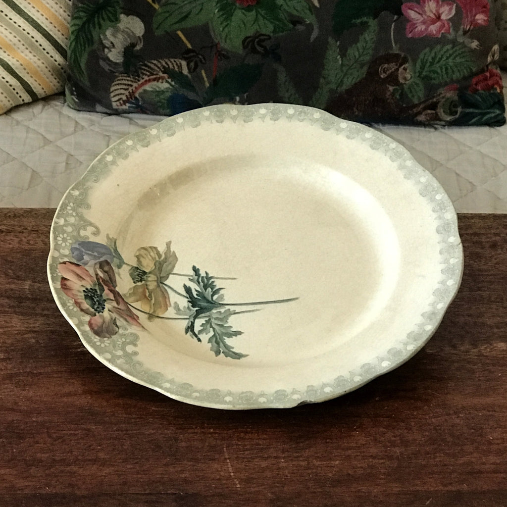 Assiette ancienne Art Nouveau en faïence du Grand Dépôt Emile Bourgeois par Hello Broc brocante en ligne