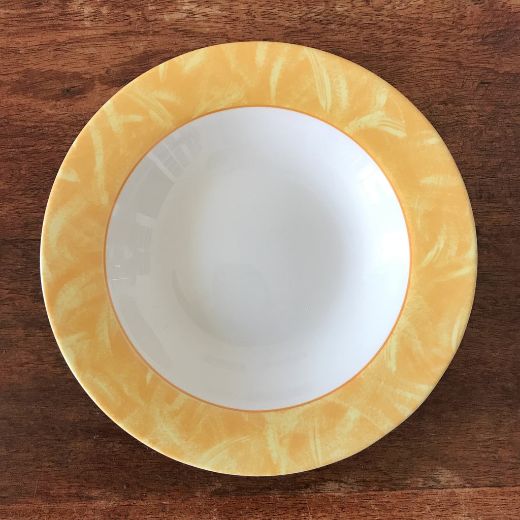 Lot de 6 assiettes à soupe en opaline blanche et orange Esso par Hello Broc brocante en ligne