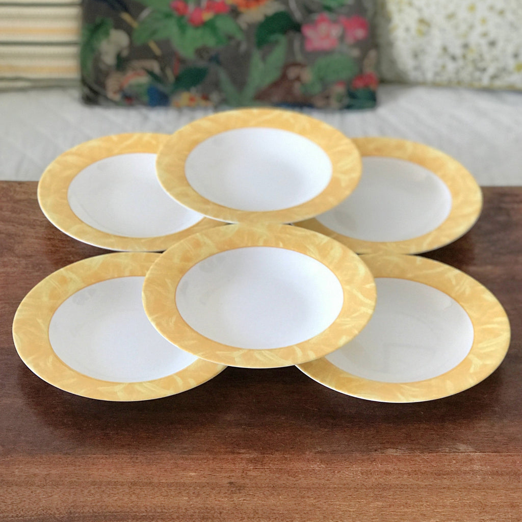 Lot de 6 assiettes à soupe en opaline blanche et orange Esso par Hello Broc brocante en ligne