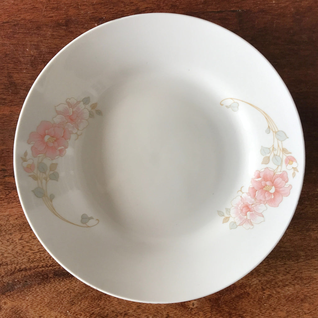 Lot de 4 assiettes creuses Fena Porzellan décor fleurs pastel diamètre 23 cm par Hello Broc brocante en ligne